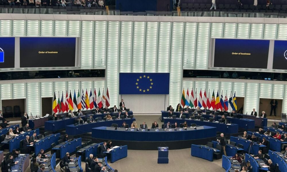 Criza din România, mutată la Strasbourg. Ce lideri din PE s-au certat
