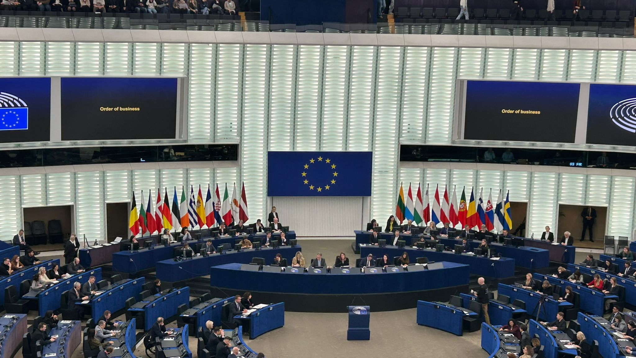 UE dă drumul la robinetul cu bani pentru Ucraina. 90 de miliarde pleacă spre Kiev