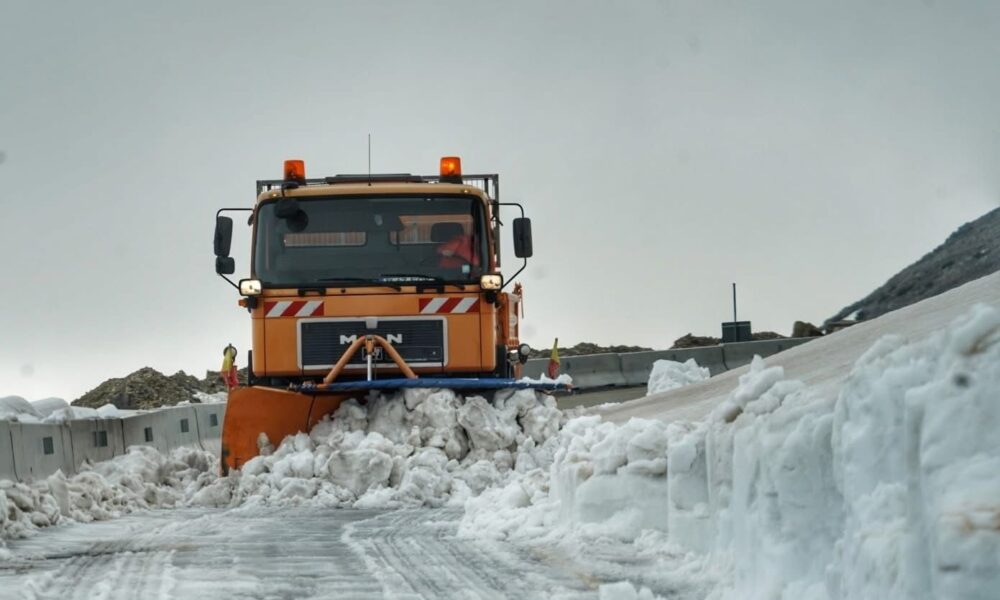 Nisipul și sarea folosite în sezonul rece în București contribuie la poluarea orașului