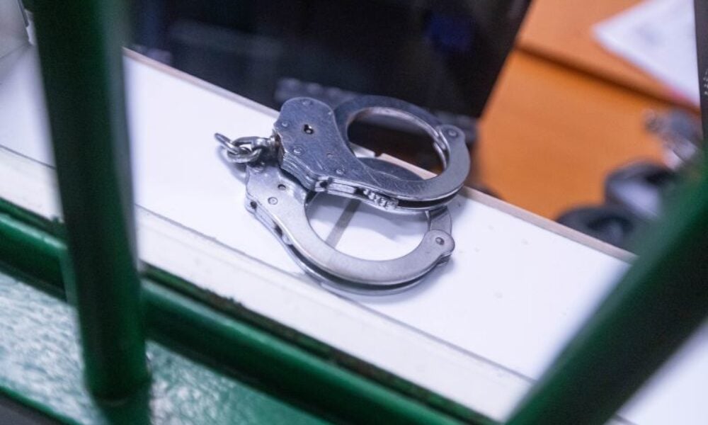 Jefuitorii livratorului străin, reținuți pentru tâlhărie calificată