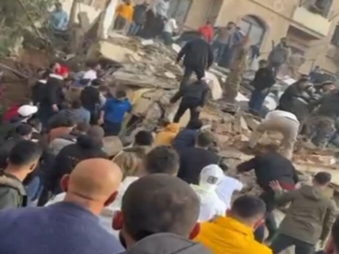VIDEO O clădire rezidenţială s-a prăbuşit în Tripoli, Liban. Au murit cel puţin două persoane