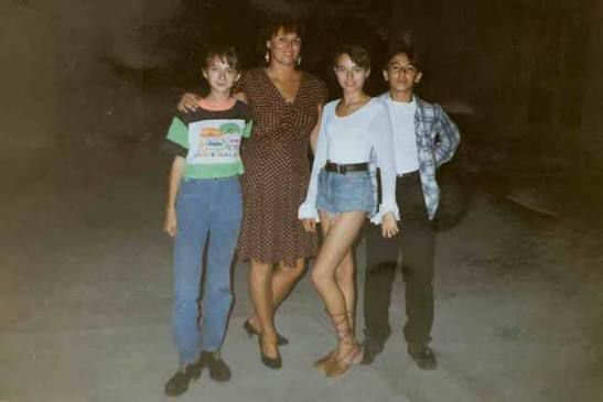 Laura Cosoi, modeling sub îndumarea mamei, un pionier în domeniu FOTO