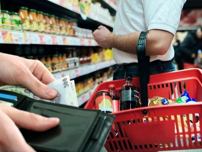 Banii pleacă din țară: Cum a ajuns România o piață de desfacere cu aproape zero producție
