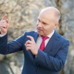 Daniel Funeriu, directori școală, concurs