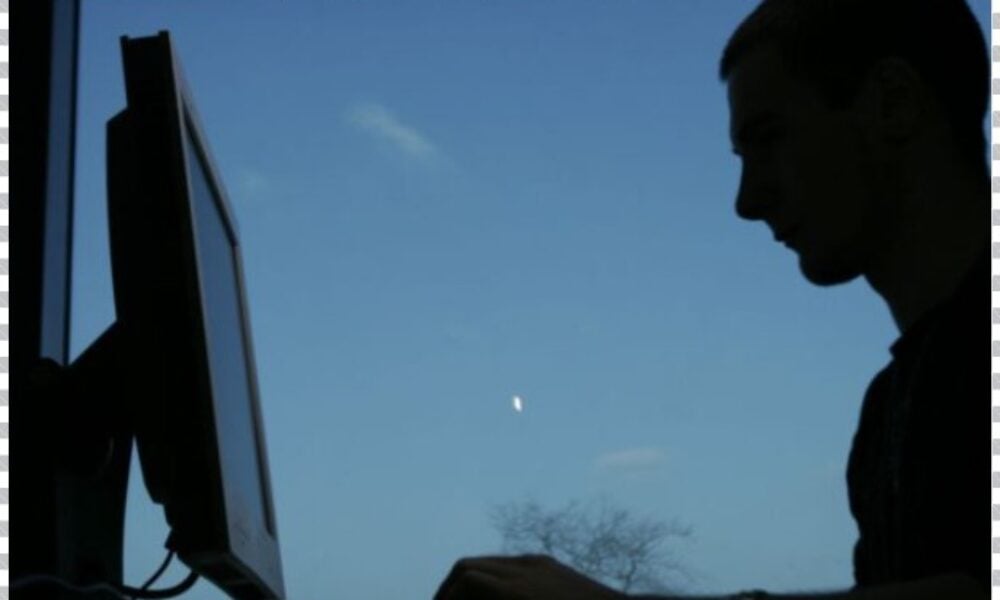 Fiecare schimbare începe cu tine. Despre agresivitatea din comentariile online și responsabilitatea noastră colectivă