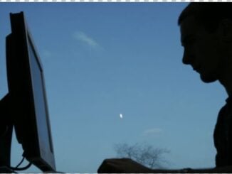 Fiecare schimbare începe cu tine. Despre agresivitatea din comentariile online și responsabilitatea noastră colectivă