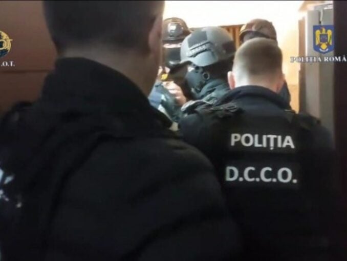 4 români arestați pentru un tun de 300 milioane euro. Spălau banii investind în imobiliare