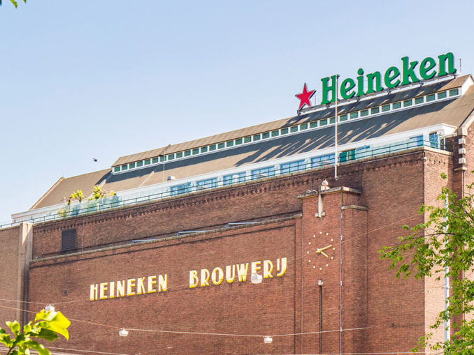 Mii de oameni dați afară de la Heineken din cauza AI