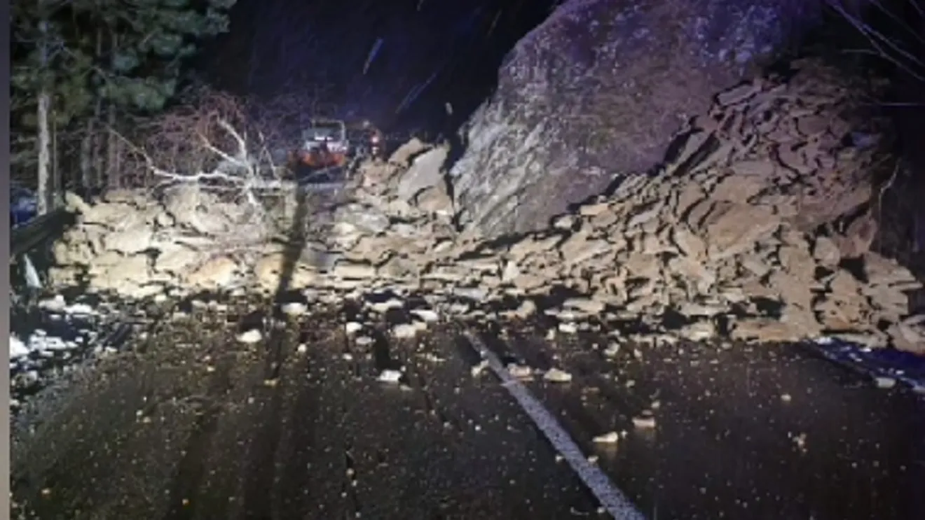 VIDEO Cod roșu de inundații în Buzău. Mesaje RO-ALERT și drumuri blocate după ploile torențiale