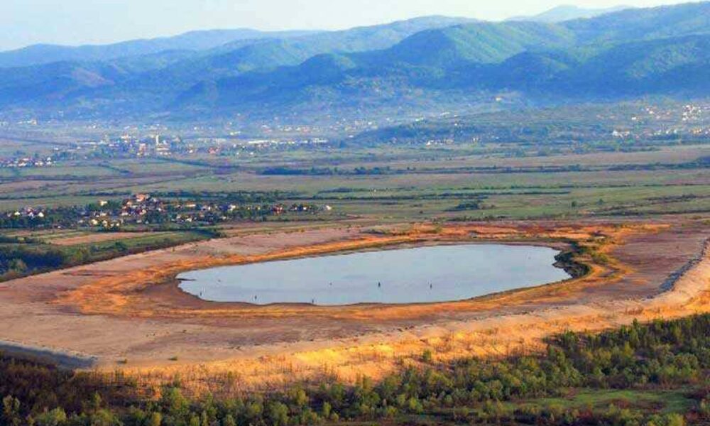 Pericolul ecologic din Maramureș. Iazul toxic de minereu neferos urmează să fie ecologizat