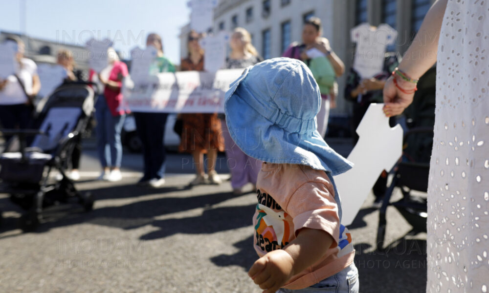 Premieră în UE: Danemarca a eradicat transmiterea HIV de la mamă la copil