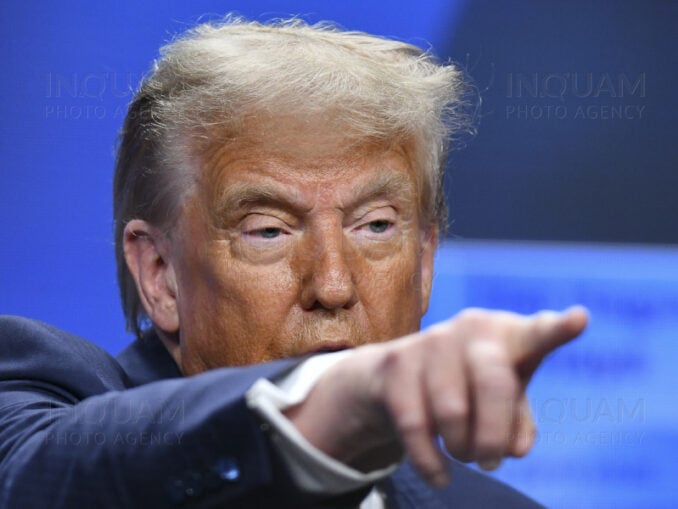 America politică: atacuri, acuzații, conspirații