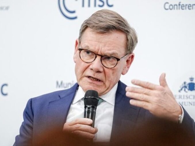 Germania consideră ”insuficiente” eforturile Franţei de creştere a cheltuielilor cu apărarea