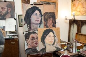 Poza pentru articolul INTERVIU „Pentru mine, atelierul este micul paradis în care îmi exorcizez demonii” – Mihai Negoi, pictor