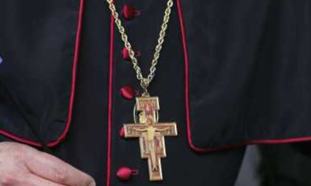 Scandal sexual în Biserica Anglicană: Episcop reținut de poliție după acuzații grave