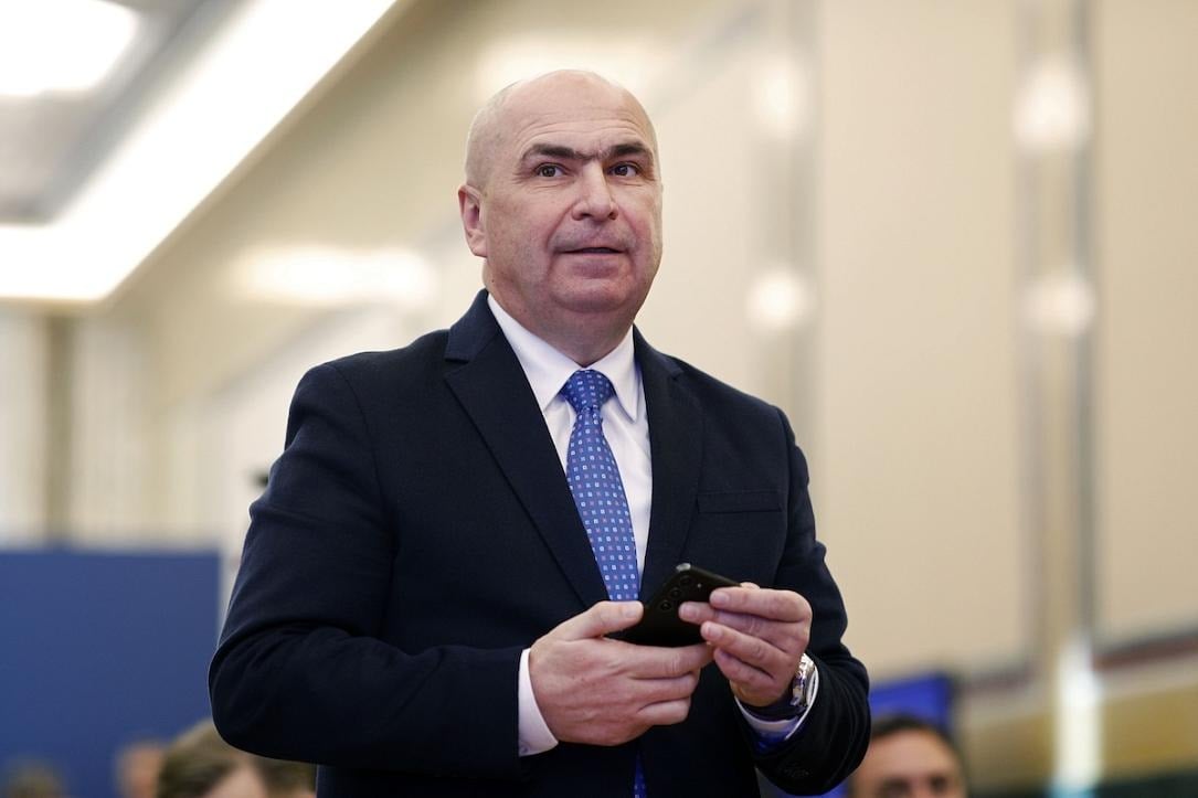 În sfârșit avem ministru la Educație. PNL a votat în unanimitate, deși nu e membru de partid