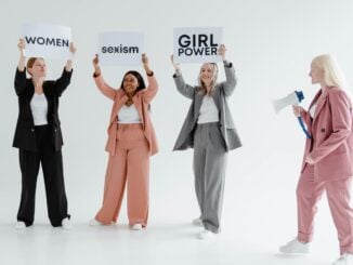 PE ACEEAȘI TREAPTĂ – Campanie Cotidianul pentru egalitate de gen, în Luna Femeii