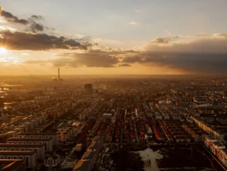 Orășeni fără voie. Comuna sufocată timp de un secol de Capitală