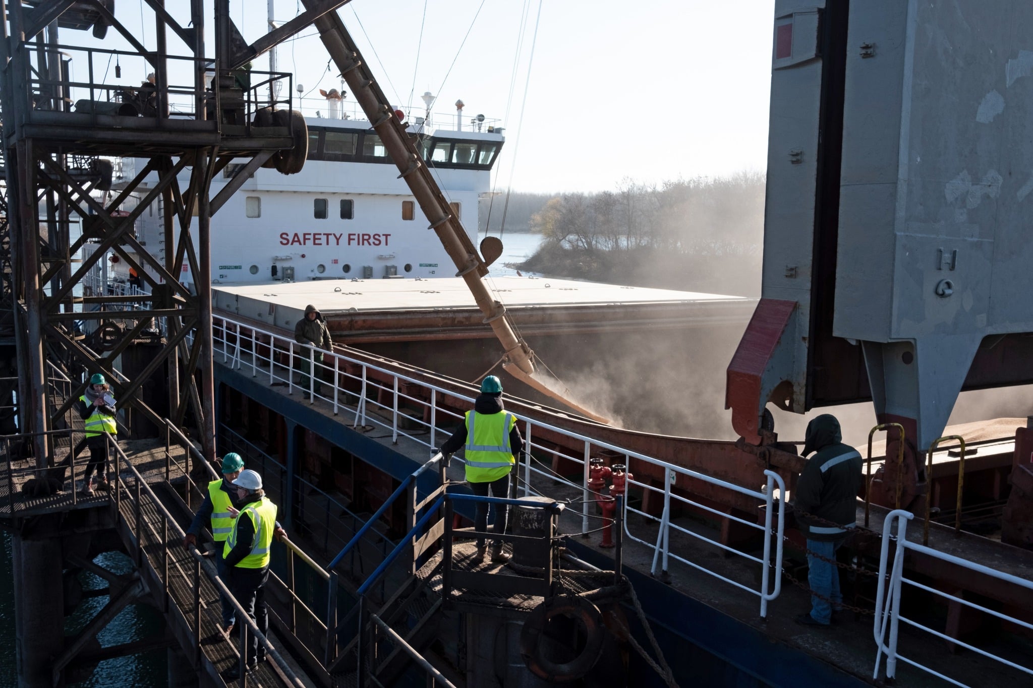 România cumpără singurul port maritim-fluvial al Moldovei