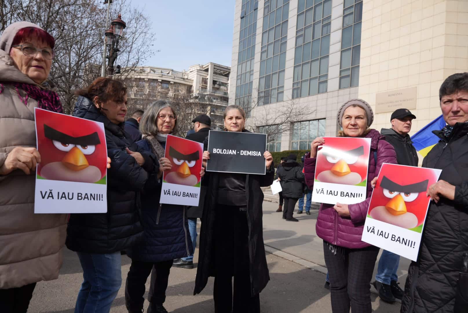 Proteste fără sfîrșit