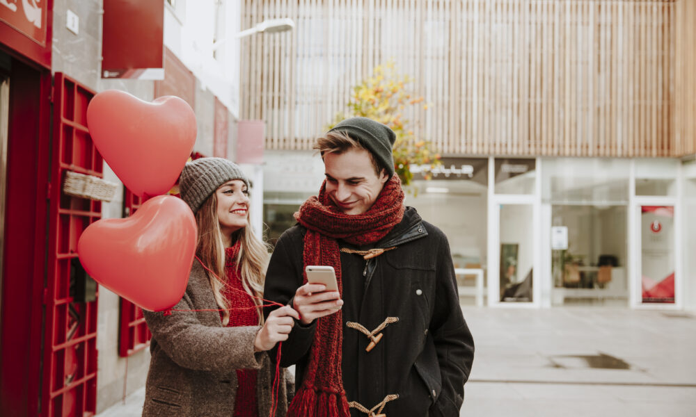 Singur de Valentine’s Day? 10 idei simple care îți vor face ziua MAI TARE