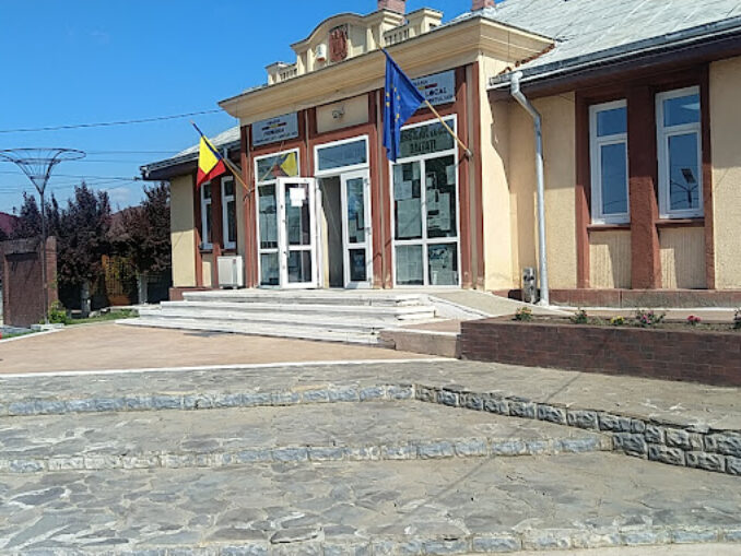 Comuna din România care și-ar putea vinde sediul pentru a plăti un prejudiciu de 1,2 milioane de euro