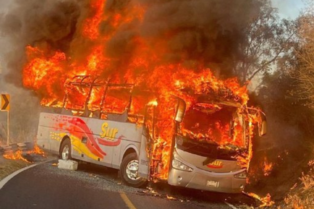 VIDEO Mexic, în flăcări după moartea celui mai căutat lider de cartel. SUA, în alertă