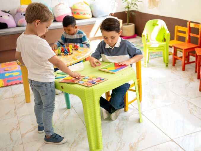 Cum să integrezi jocurile interactive de la Edu Class în activitățile zilnice ale copiilor
