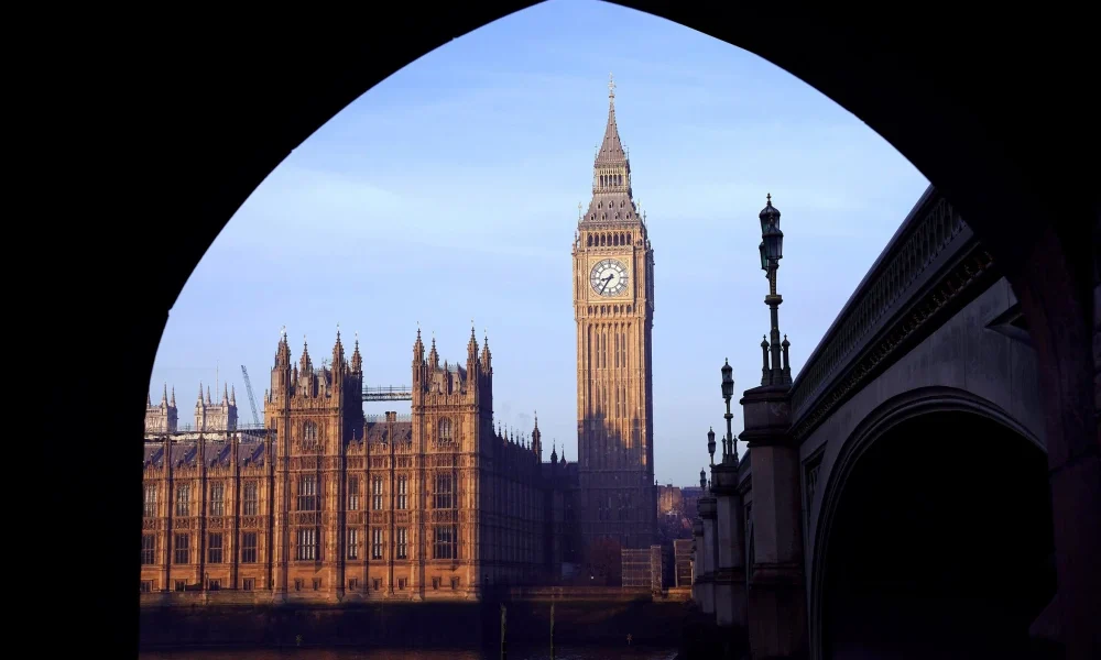 Scandal uriaș în Marea Britanie. Iubitul unui deputat ar fi spionat pentru China