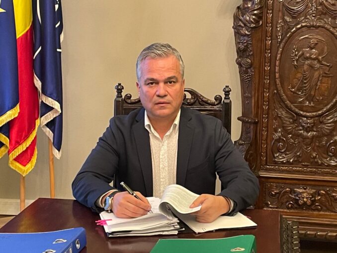 Adrian Veștea și averea sa. Terenuri de zeci de mii de metri pătrați, casă de vacanță și conturi de sute de mii de lei
