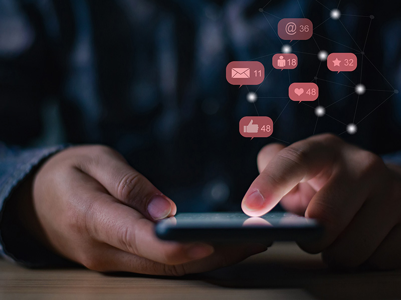 Generația notificărilor: ce pierdem fără să ne dăm seama în era zgomotului digital