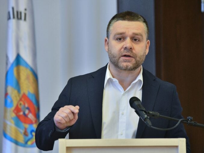 Consiliul Capitalei decide soarta angajaților STB. Pe cine protejează Ciucu