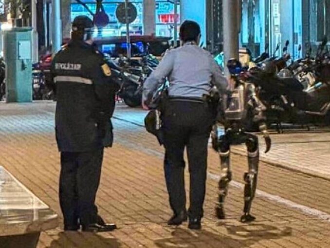 Acuzat de hărțuire, un robot a fost arestat de poliție