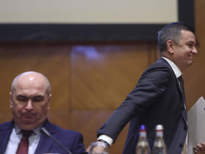 LIVE TEXT Plafonarea benzinei aruncă în aer coaliția. OUG va fi adoptată joi. Sindicaliștii i-au întors spatele lui Bolojan, dar s-au dus la Grindeanu