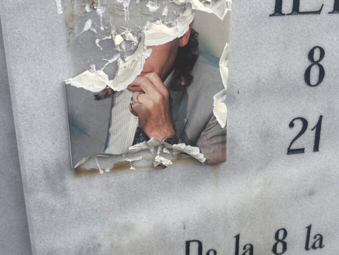 Crucea de la mormântul lui Ilie Balaci a fost vandalizată