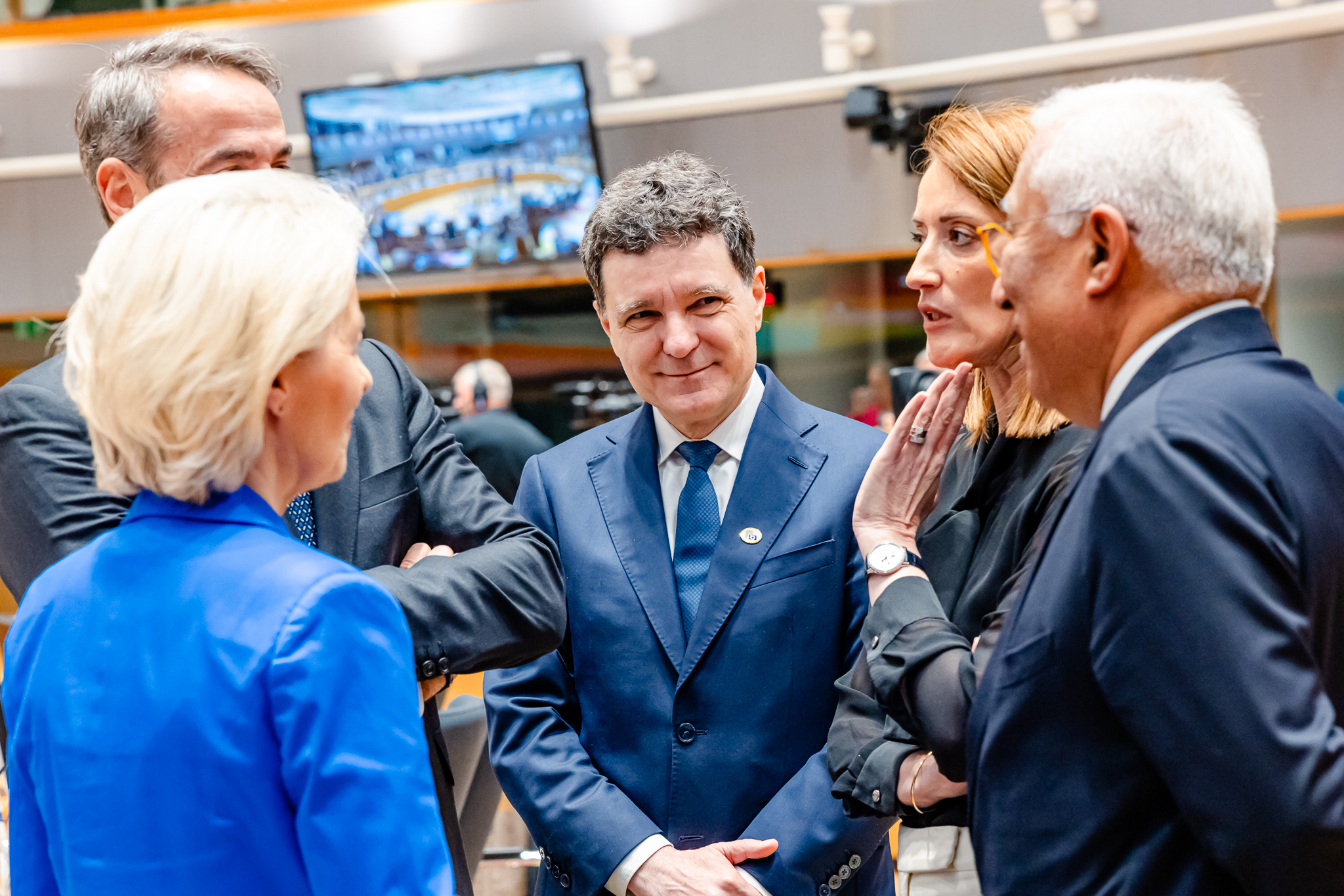 EXCLUSIV Cu cât crește leafa lui Nicușor Dan pe noua lege a salarizării. Trei variante de lucru