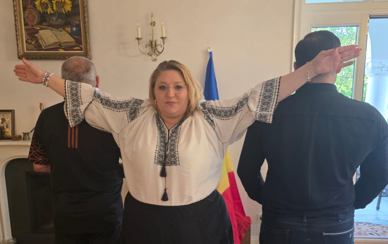 Șoșoacă sare la gâtul lui CTP: Dacă sunt inviolabilă, el e irefutabil