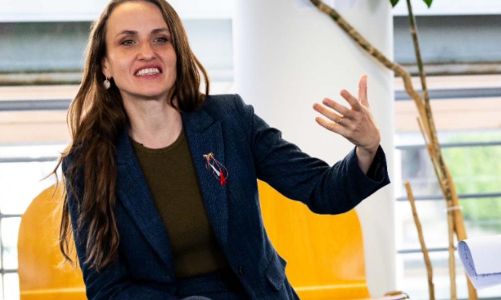 SURSE MAE: Ponta a vrut să-și bage fiica în față. Țoiu n-a permis