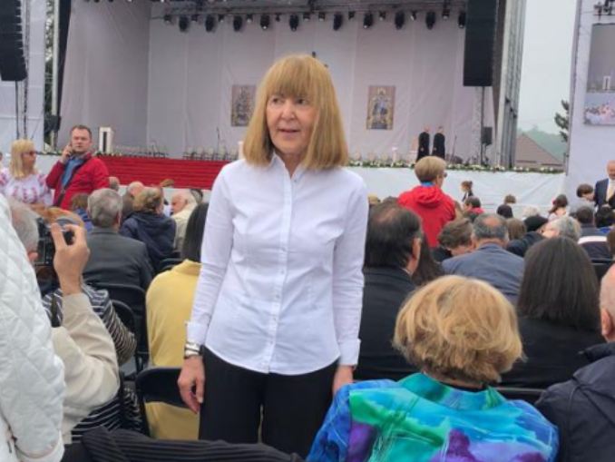 Monica Macovei vrea să scape de munca în folosul comunității