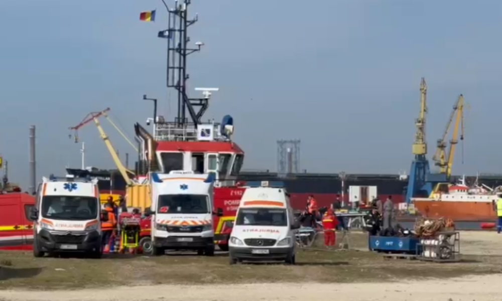 UPDATE Cinci persoane ar fi murit după ce un remorcher s-a scufundat în Portul Midia VIDEO