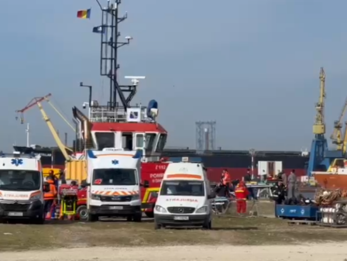 UPDATE Cinci persoane ar fi murit după ce un remorcher s-a scufundat în Portul Midia VIDEO