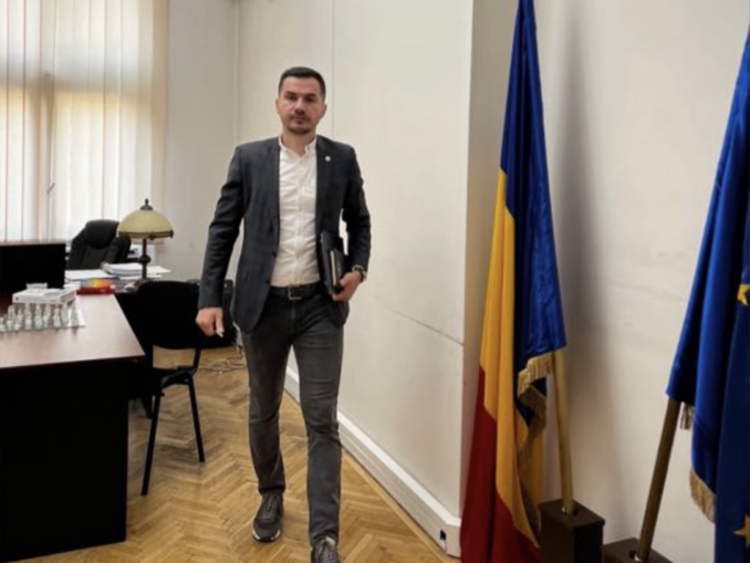 Angajatul AEP reclamat că a plecat în Dubai din concediu medical acuză. „Vrea să mă demonizeze pentru că am atacat MAE”