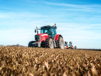 Bolojan schimbă schema de rambursare pentru motorina din agricultură. Cât vor primi fermierii în funcție de reducerea accizei
