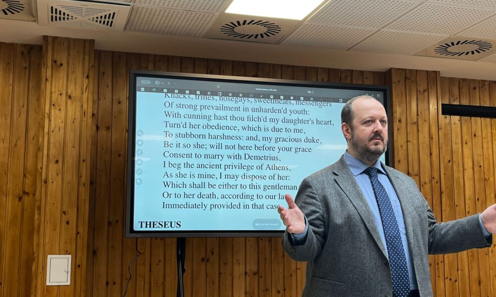 Papahagi a fost anunțat că i se reduce sporul de doctorat: Fabulos! Economia e salvată