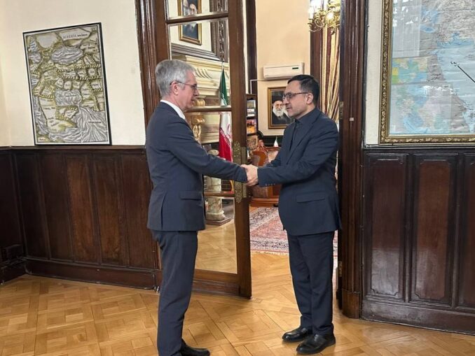 Vizită surpriză la Ambasada Iranului la București