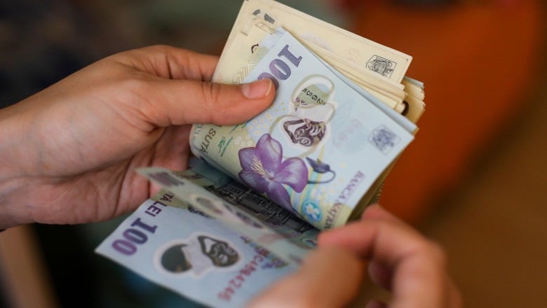 Românii nu mai acceptă salariile mici: 1 din 2 amenință cu demisia