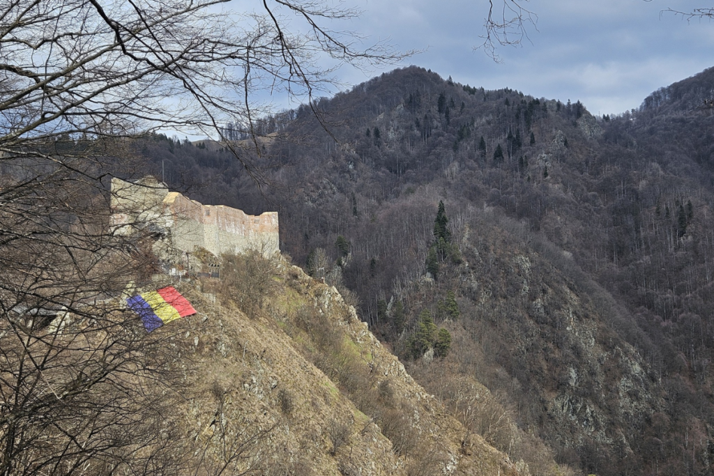 Reabilitare „de unică folosință”, dar pe milioane de euro, la Cetatea Poenari