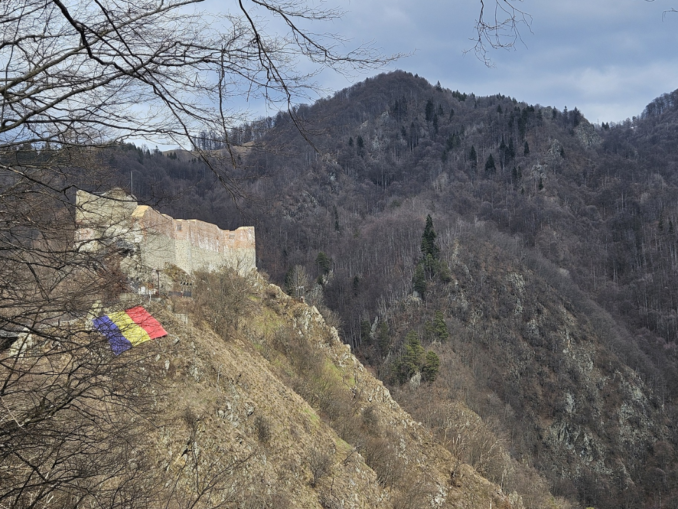 Reabilitare „de unică folosință”, dar pe milioane de euro, la Cetatea Poenari