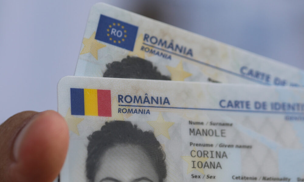 Schimbare majoră pentru românii cu buletin electronic. Poți semna documente direct de pe telefon