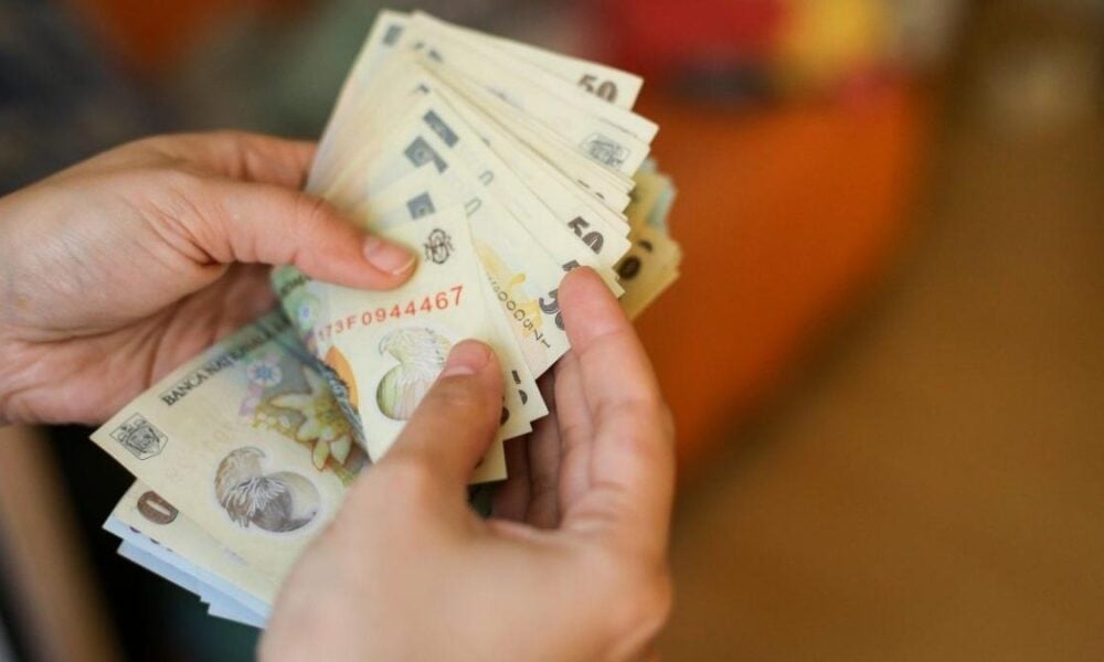 Câți bani ar trebui să ai strânși la 45 de ani dacă ai 5.500 lei salariu